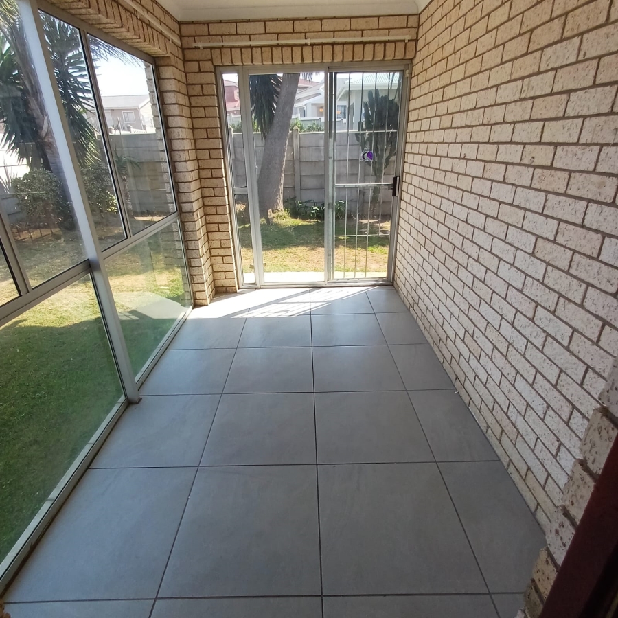 2 Bedroom Property for Sale in Wavecrest Eastern Cape